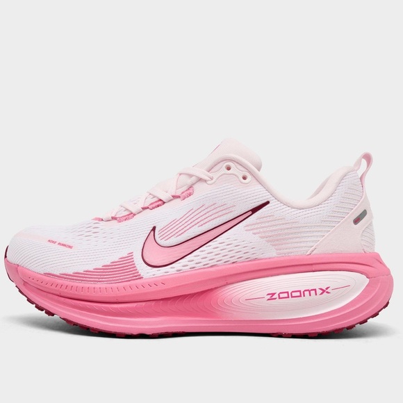 Nike Shoes - 💕🍷 NIKE VOMERO 18 PEONY 💕🍷